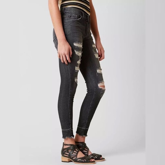 Kancan USA Distressed Raw Hem Black Ankle Skinny‎ Stretch Jeans Size 26 Denim - Picture 2 of 12